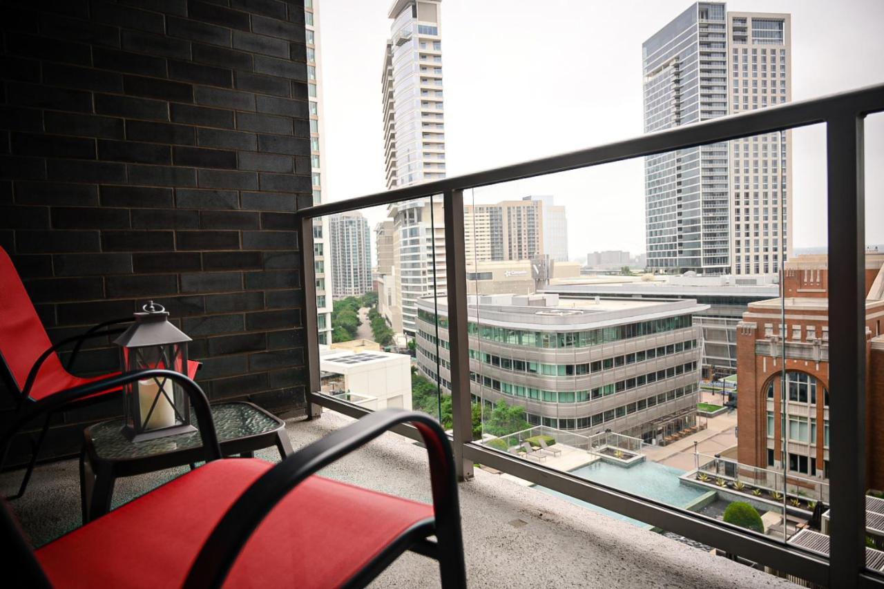 Downtown Dallas Apt With View Walking Distance To Aac With Free Parking Pool Wifi Zewnętrze zdjęcie